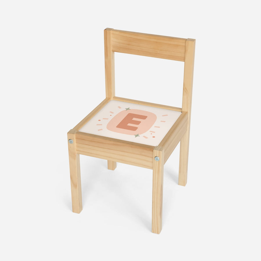 Dekaler med bokstav till Ikea Lätt stol - Piffa